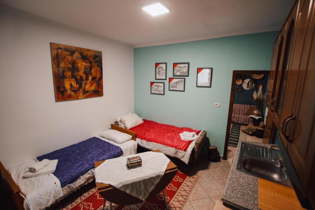 Bb * Gjirokastër