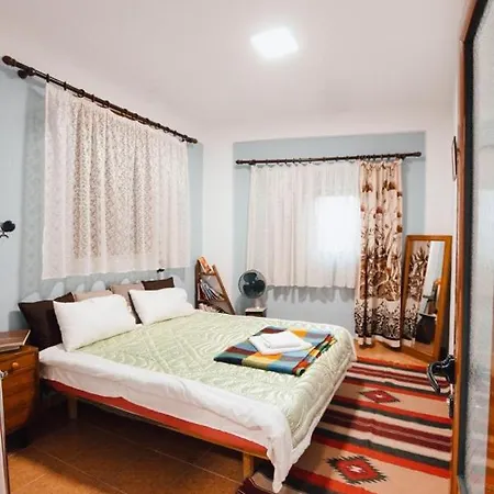Bb Apartament Gjirokaster Exterior photo